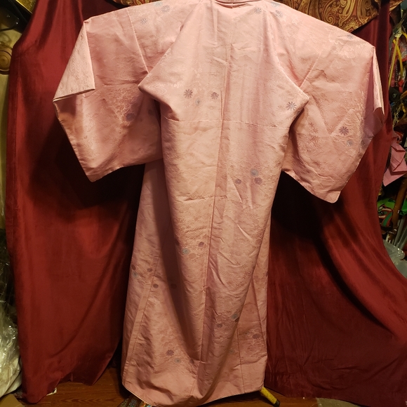 Vintage Japanese Pink Kimono - Picture 3 of 4